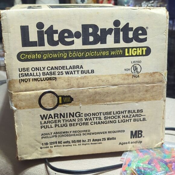 #2 Hasbro Vintage 1981 Lite-Brite In Great Working Condition With Pegs Paper - Picture 7 of 11